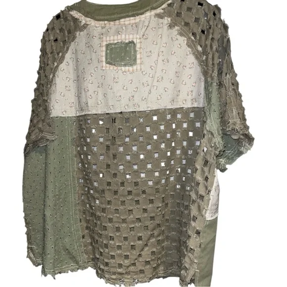 POL L Olive and Cream Patchwork V-Neck Button Front Top - Picture 3 of 5